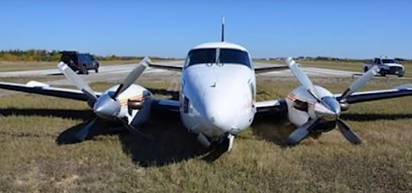 twin engine gear Up landing